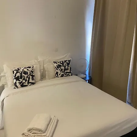 לינה וארוחת בוקר Santo Amaro ליסבון